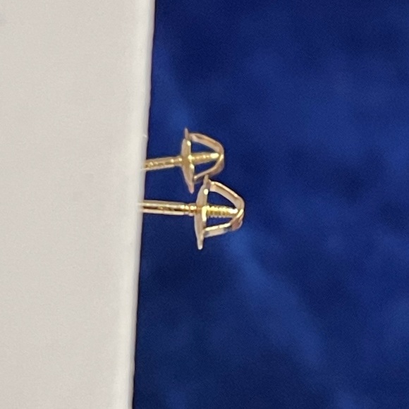 14kt Gold Earrings - Picture 3 of 4